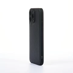 Husa iPhone 13 Pro Max Casey Studios Timeless - Negru Negru