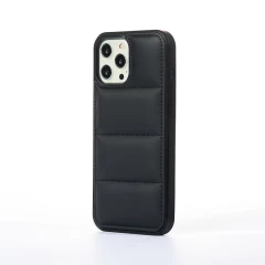Husa iPhone 12 Pro Max Casey Studios 4 Puff - Negru Negru